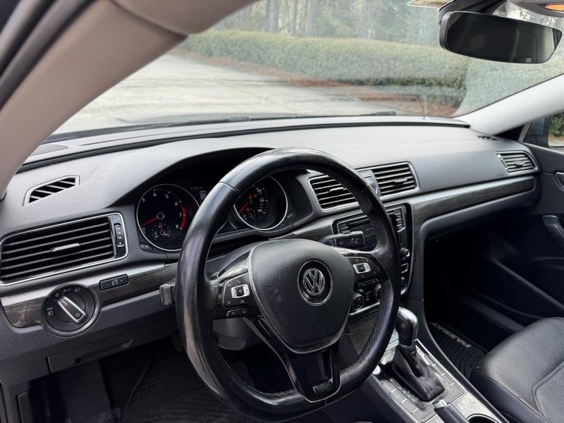 Volkswagen Passat SE w/Technology 2017