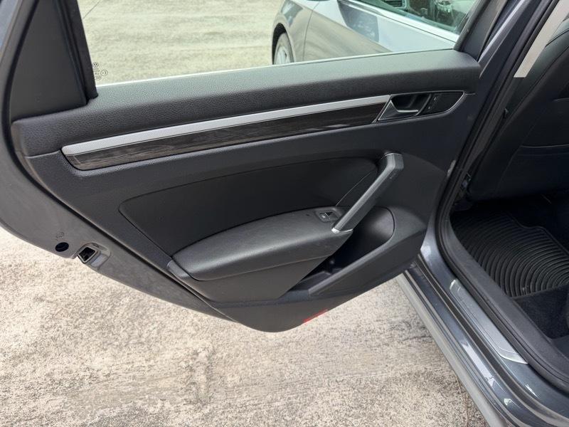 Volkswagen Passat SE w/Technology 2017