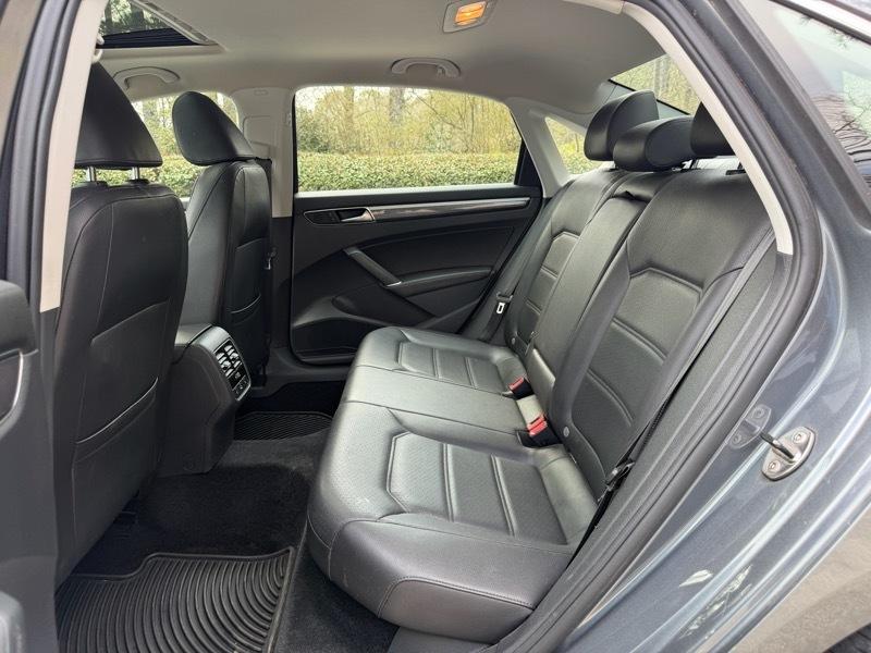 Volkswagen Passat SE w/Technology 2017