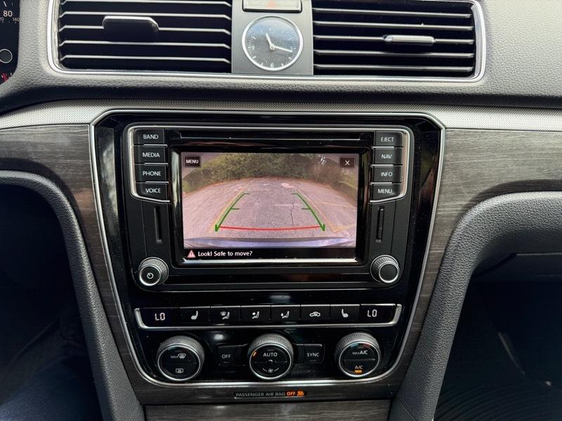 Volkswagen Passat SE w/Technology 2017