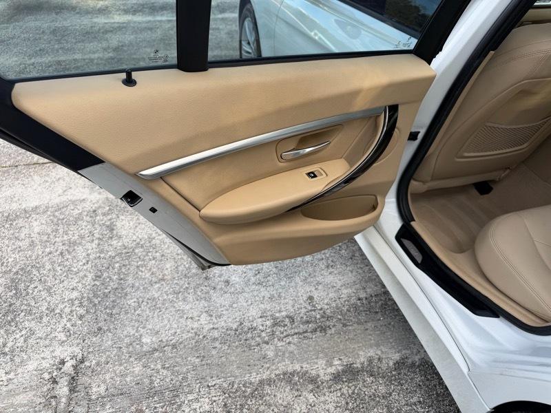 BMW 3-Series 328i SULEV 2016