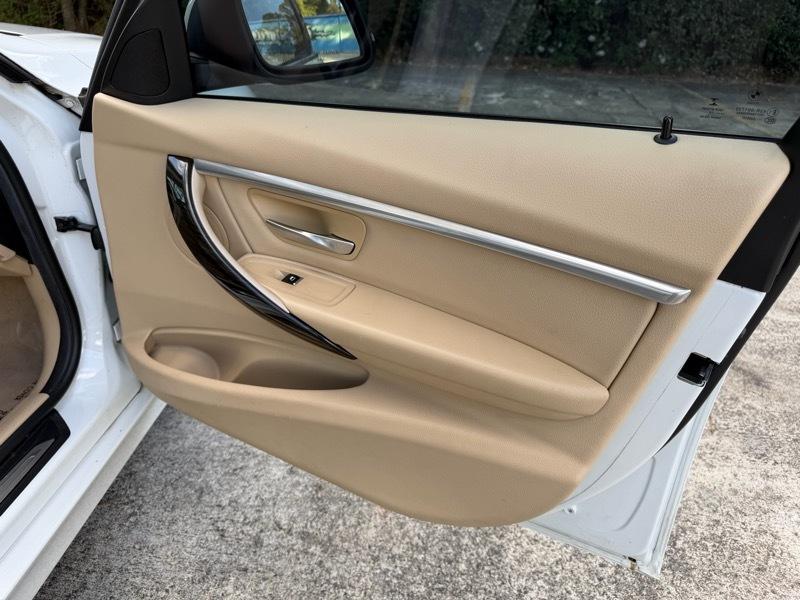 BMW 3-Series 328i SULEV 2016