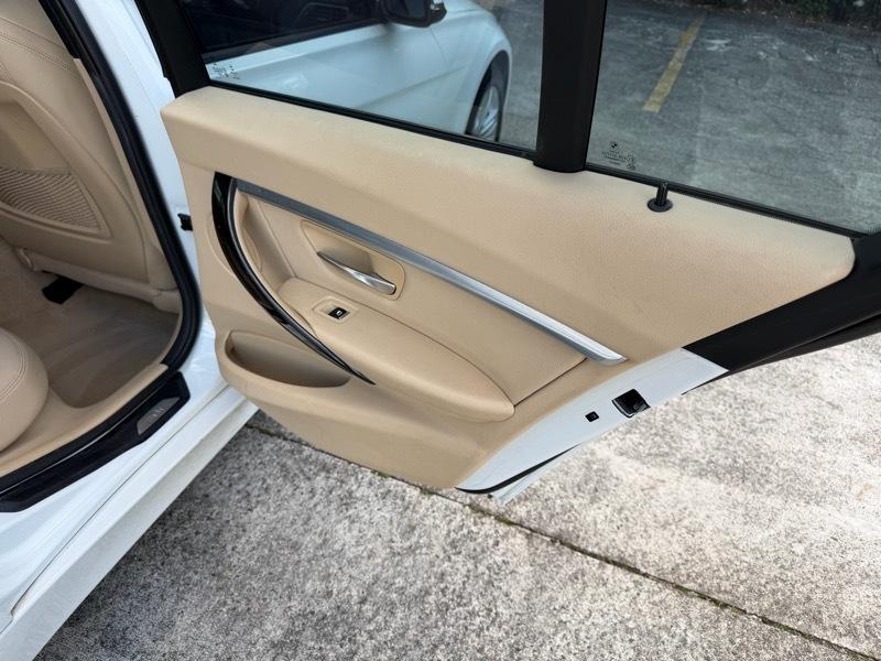 BMW 3-Series 328i SULEV 2016