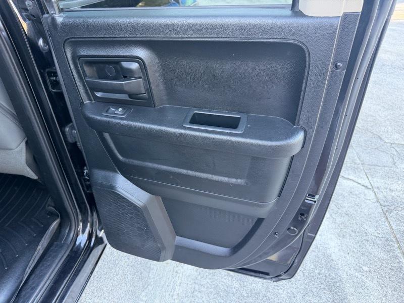 RAM 1500 2WD Crew Cab 140.5" Outdoorsman 2017