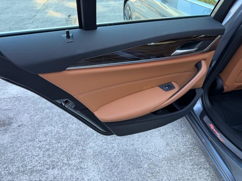 BMW 5-Series 530i 2018