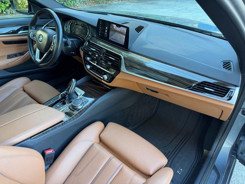 BMW 5-Series 530i 2018