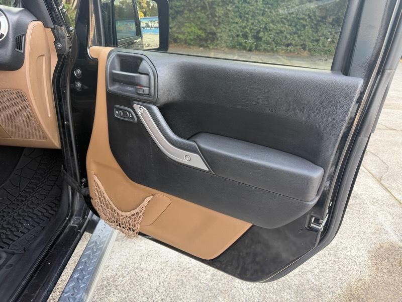 Jeep Wrangler Unlimited Sahara 4WD 2013