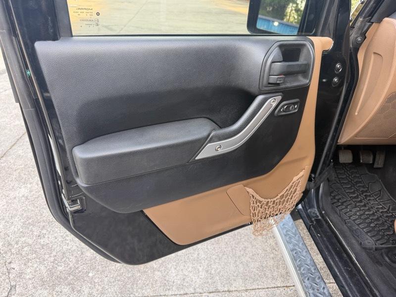 Jeep Wrangler Unlimited Sahara 4WD 2013