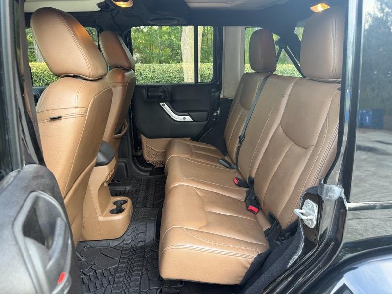 Jeep Wrangler Unlimited Sahara 4WD 2013