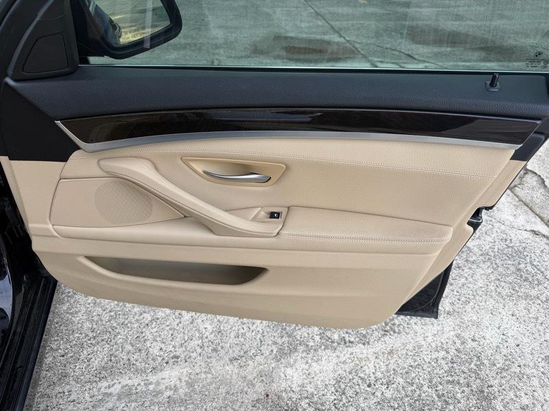 BMW 5-Series 528i xDrive 2013