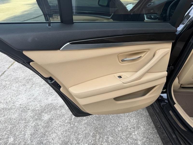 BMW 5-Series 528i xDrive 2013