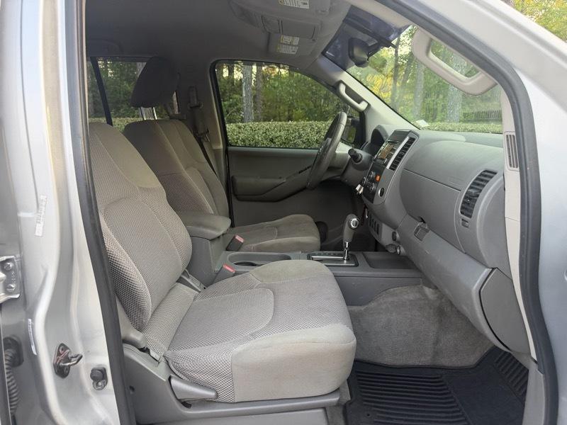 Nissan Frontier SV Crew Cab 4WD 2013