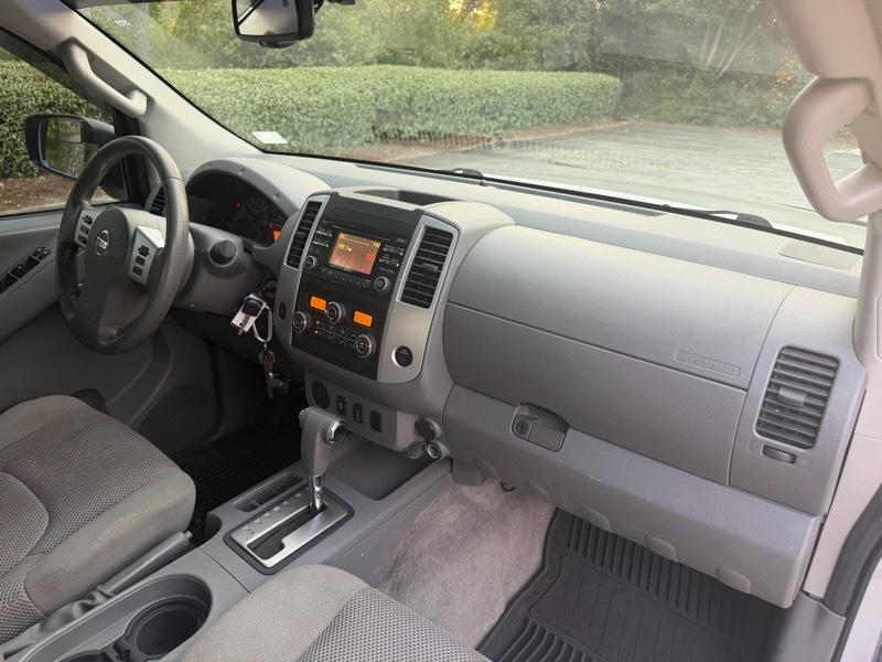 Nissan Frontier SV Crew Cab 4WD 2013