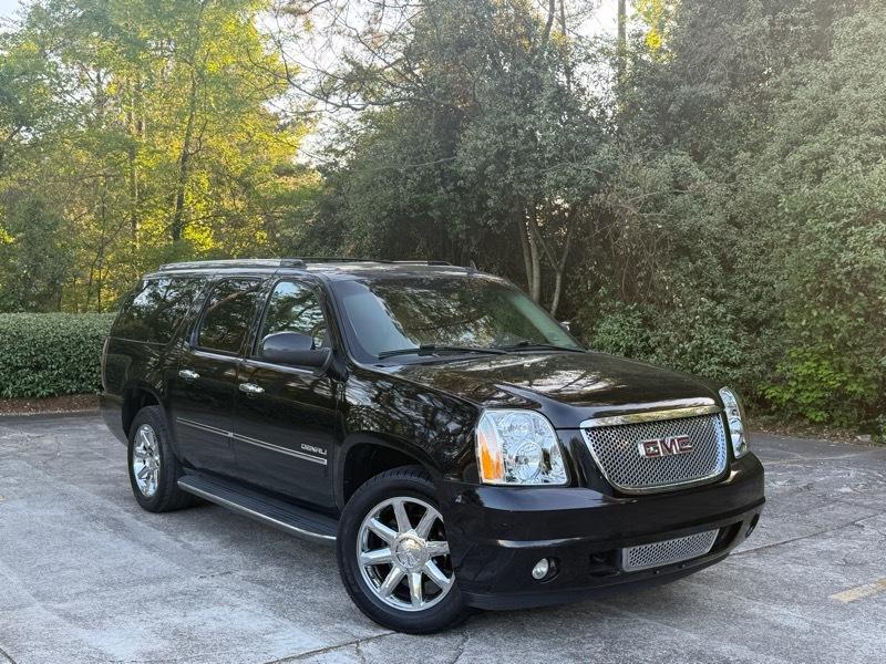 GMC Yukon Denali XL 2WD 2010