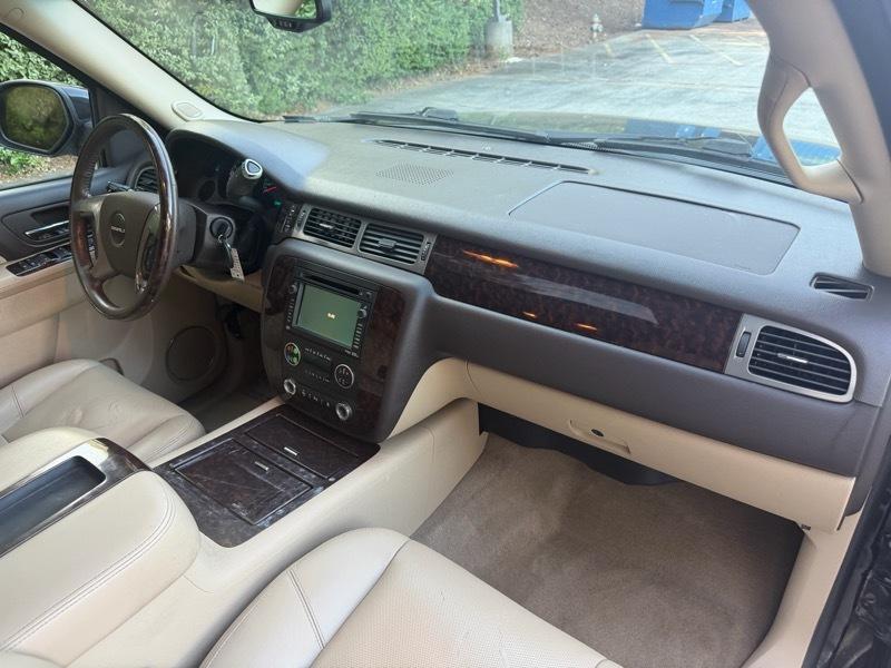 GMC Yukon Denali XL 2WD 2010