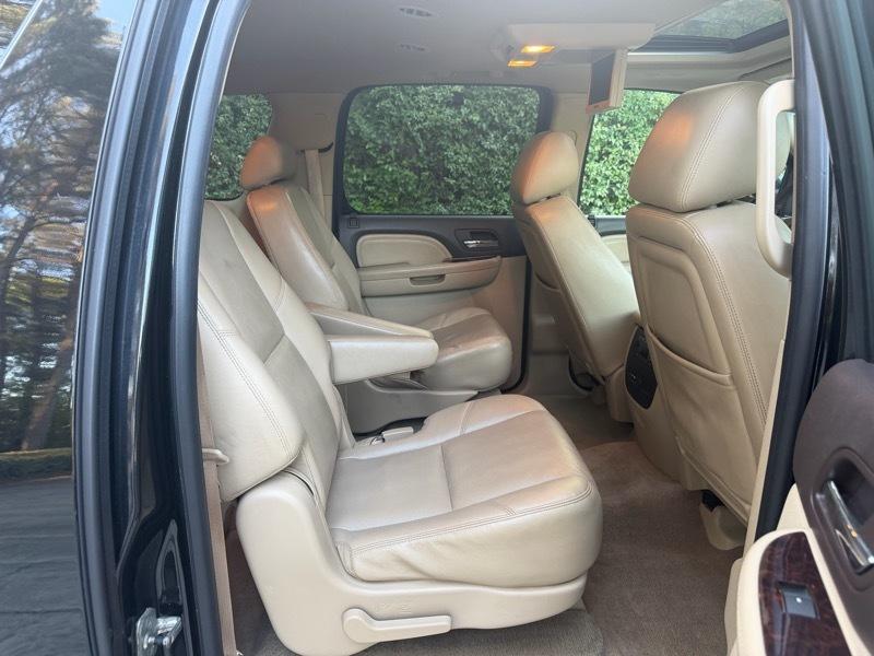 GMC Yukon Denali XL 2WD 2010