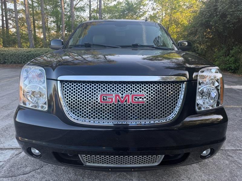 GMC Yukon Denali XL 2WD 2010