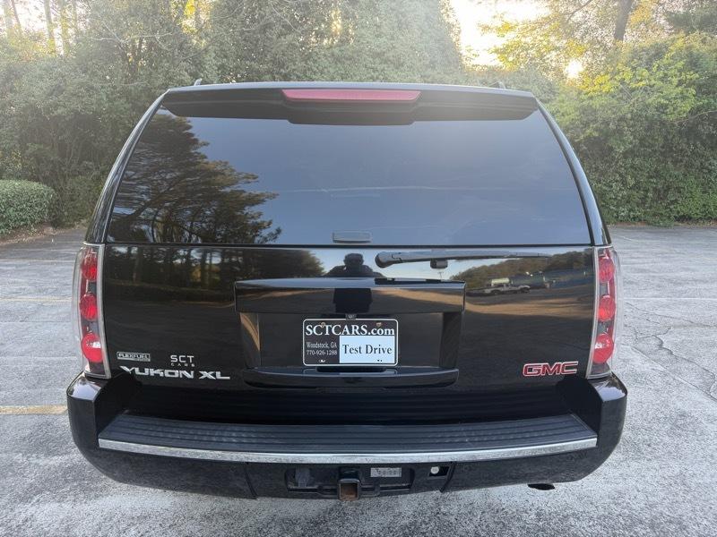 GMC Yukon Denali XL 2WD 2010
