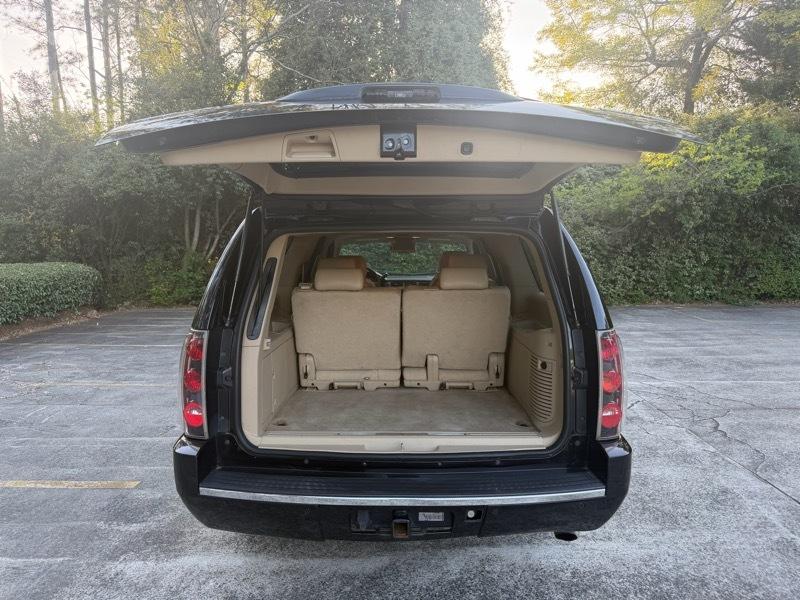 GMC Yukon Denali XL 2WD 2010