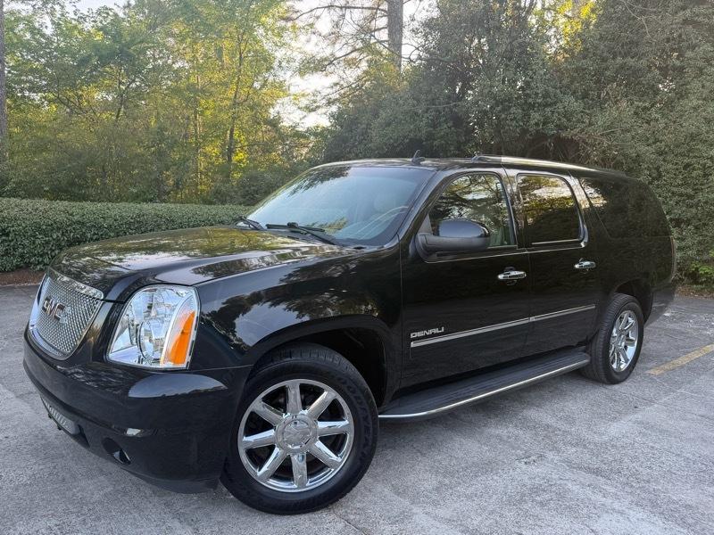 GMC Yukon Denali XL 2WD 2010