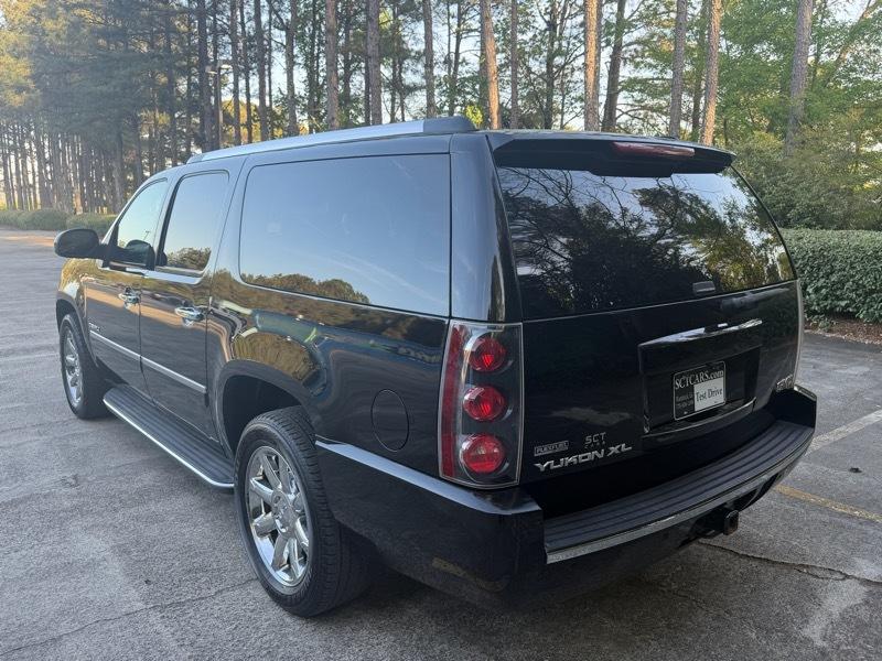 GMC Yukon Denali XL 2WD 2010
