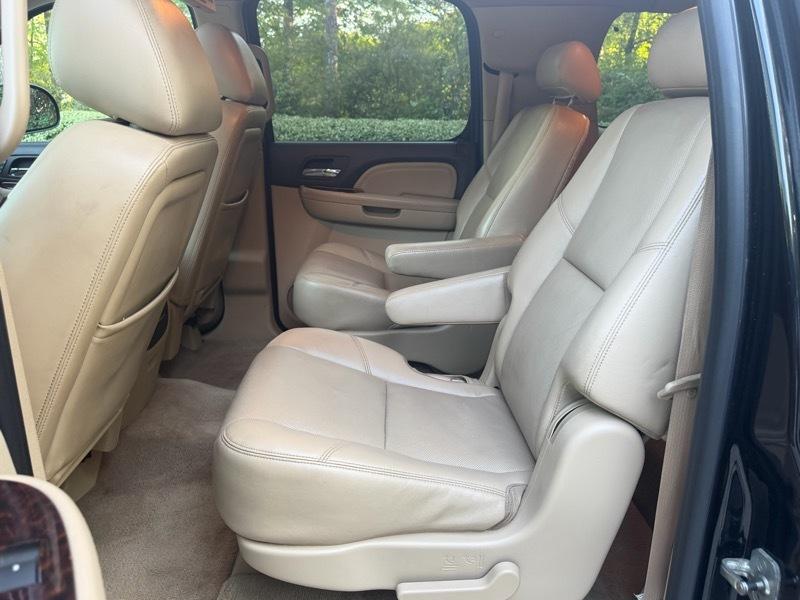 GMC Yukon Denali XL 2WD 2010