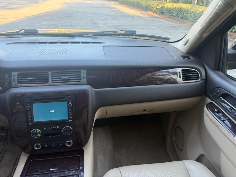 GMC Yukon Denali XL 2WD 2010