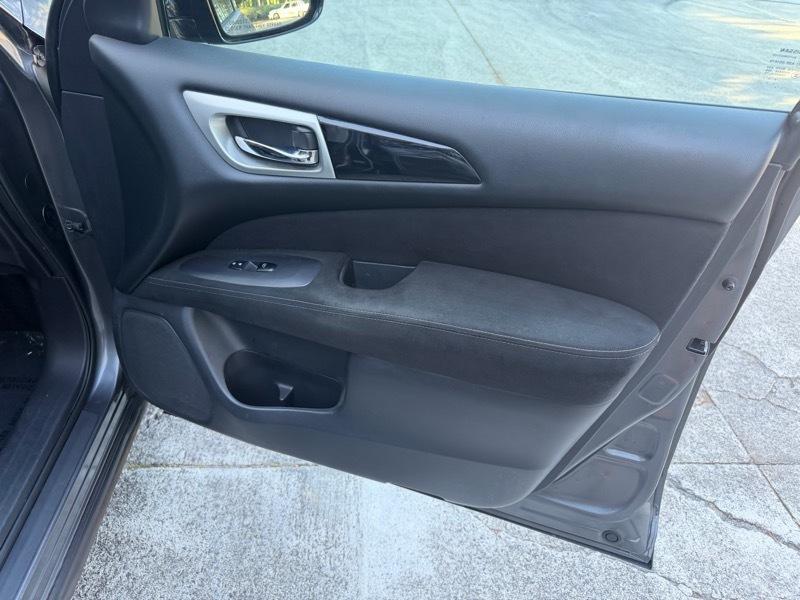 Nissan Pathfinder Platinum 4WD 2016