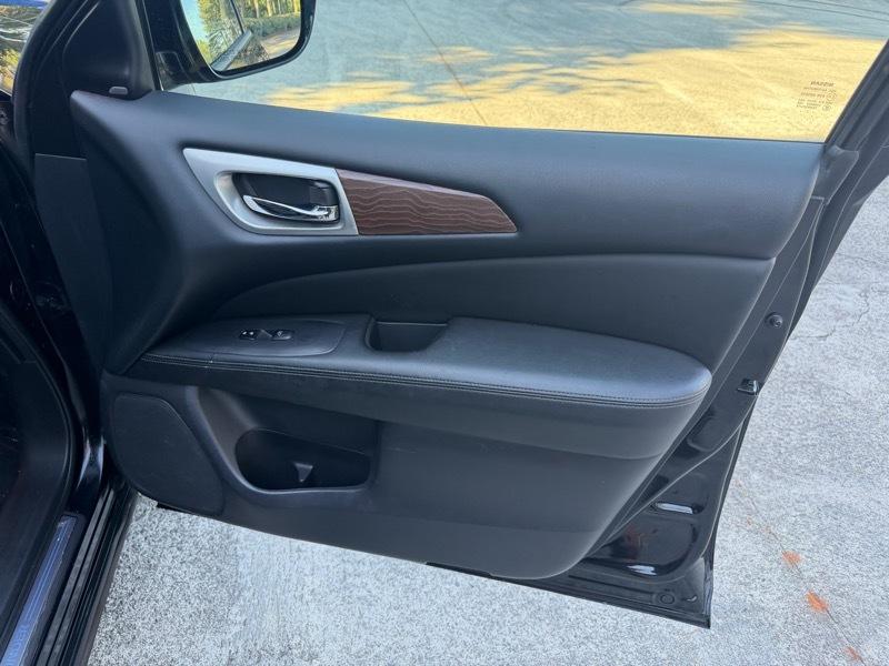 Nissan Pathfinder Platinum 4WD 2017