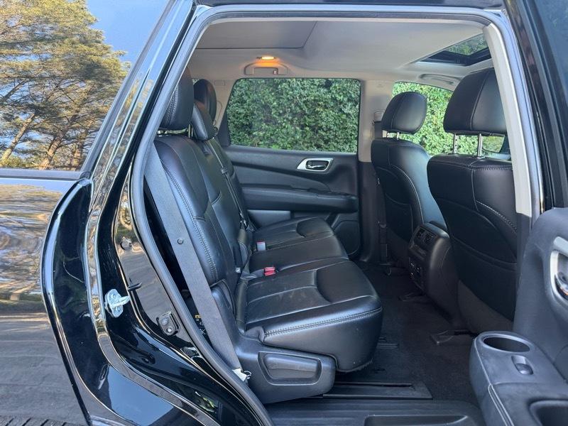 Nissan Pathfinder Platinum 4WD 2017