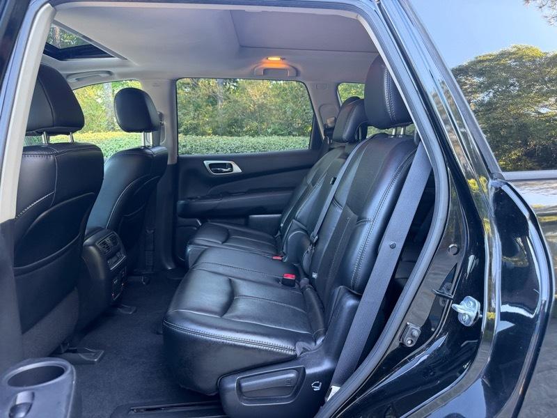 Nissan Pathfinder Platinum 4WD 2017