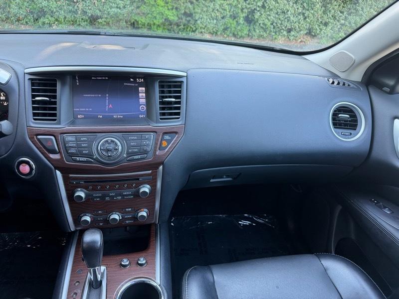 Nissan Pathfinder Platinum 4WD 2017