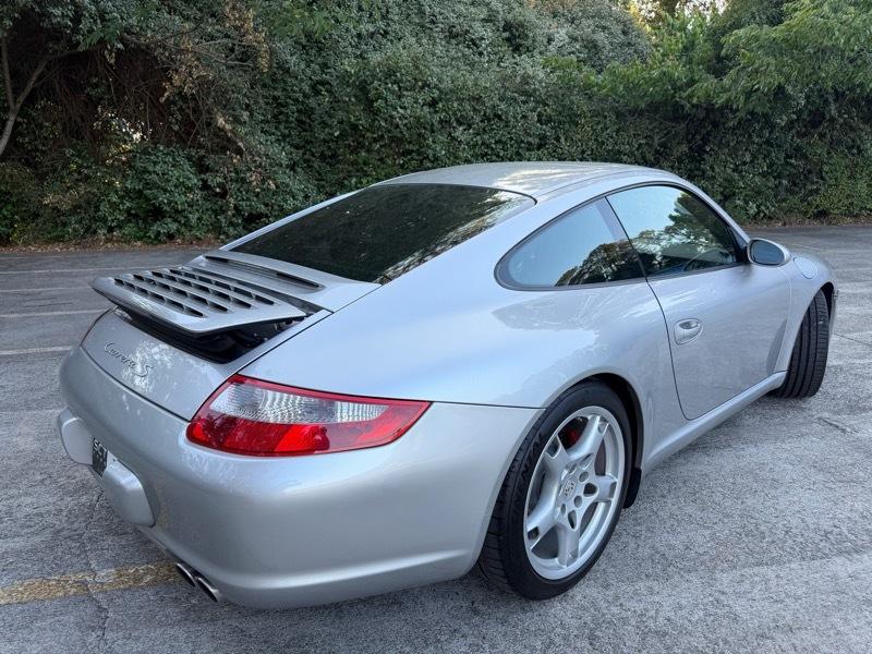Porsche 911 Carrera S 2005