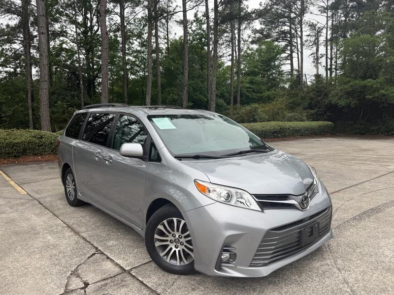 2018 Toyota Sienna XLE