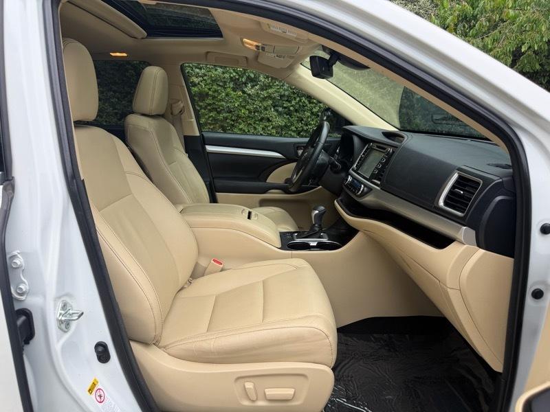 Toyota Highlander XLE FWD V6 2017