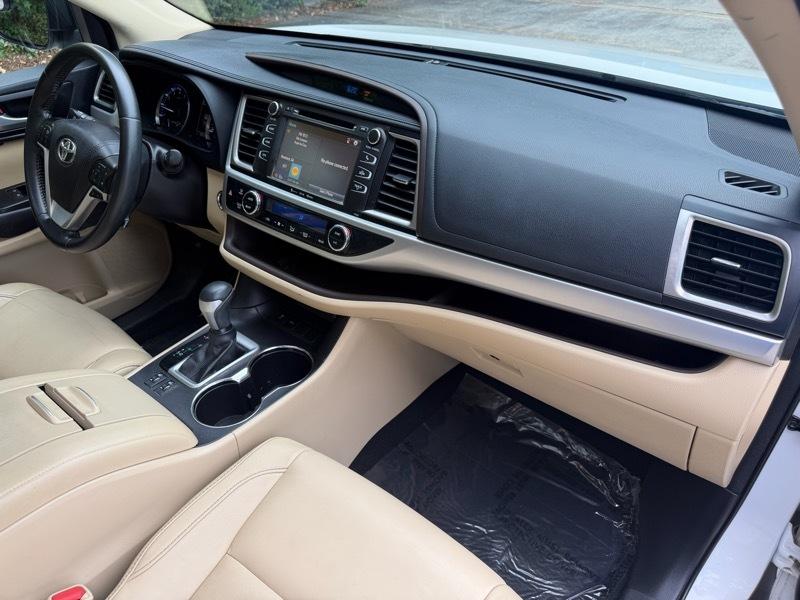 Toyota Highlander XLE FWD V6 2017
