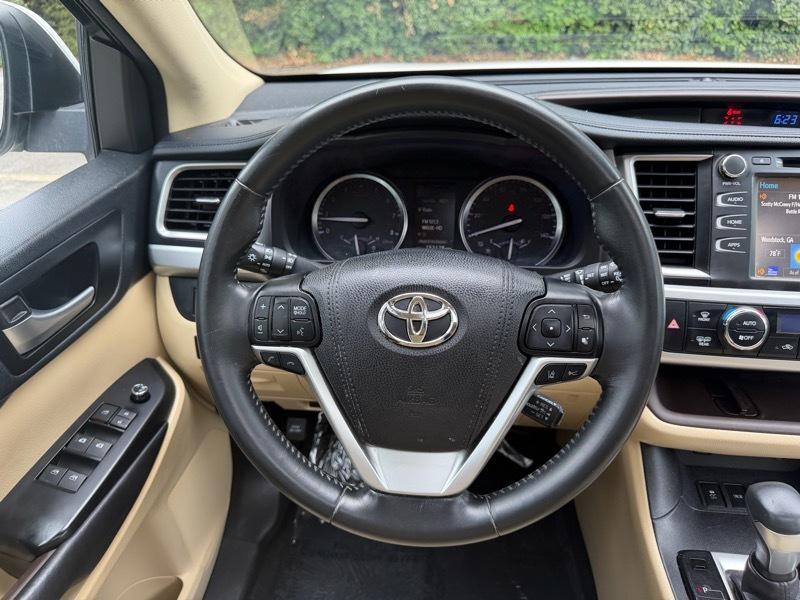 Toyota Highlander XLE FWD V6 2017