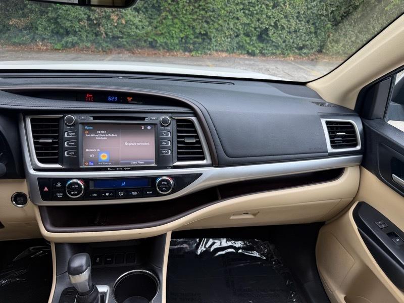 Toyota Highlander XLE FWD V6 2017
