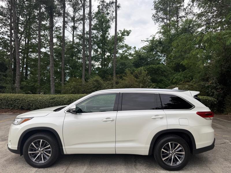 Toyota Highlander XLE FWD V6 2017