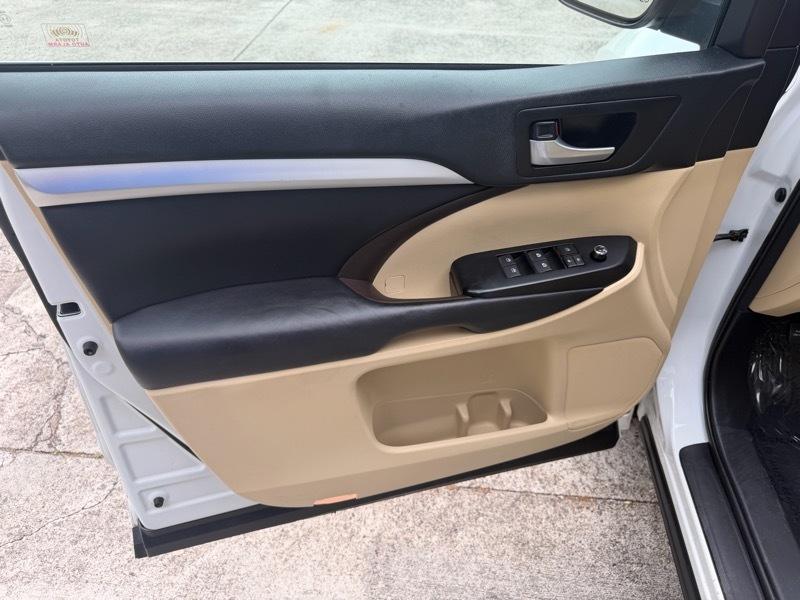Toyota Highlander XLE FWD V6 2017