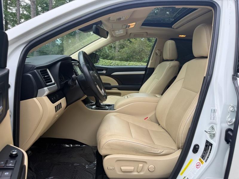 Toyota Highlander XLE FWD V6 2017