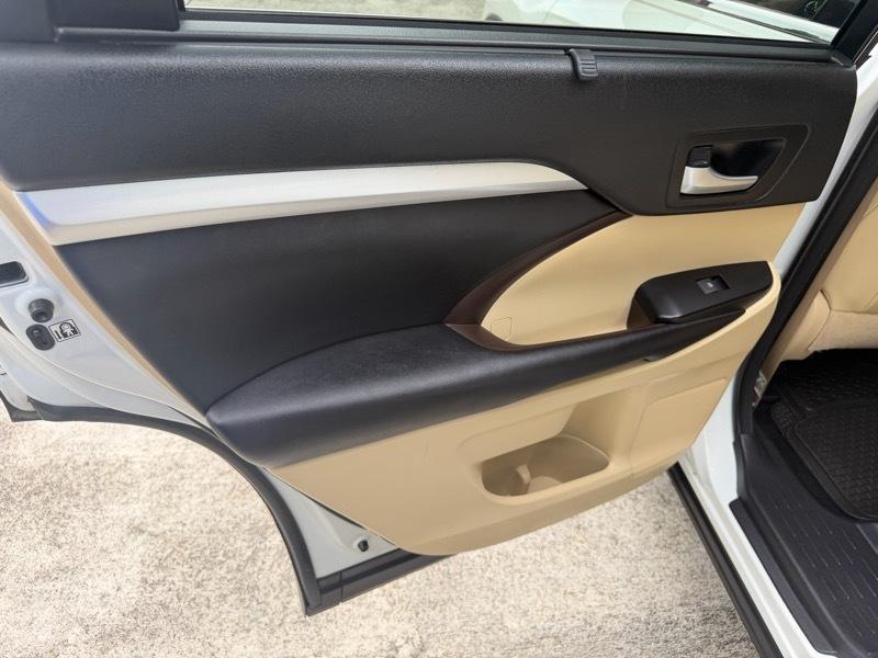 Toyota Highlander XLE FWD V6 2017