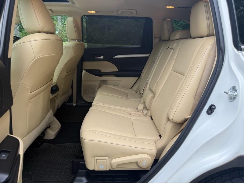 Toyota Highlander XLE FWD V6 2017