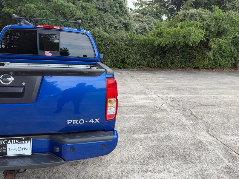 Nissan Frontier PRO-4X Crew Cab 4WD at 2015