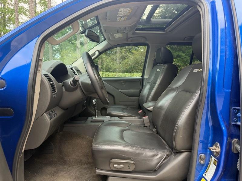 Nissan Frontier PRO-4X Crew Cab 4WD at 2015
