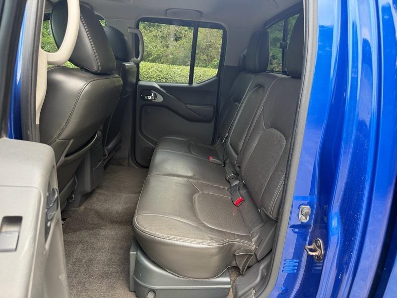 Nissan Frontier PRO-4X Crew Cab 4WD at 2015