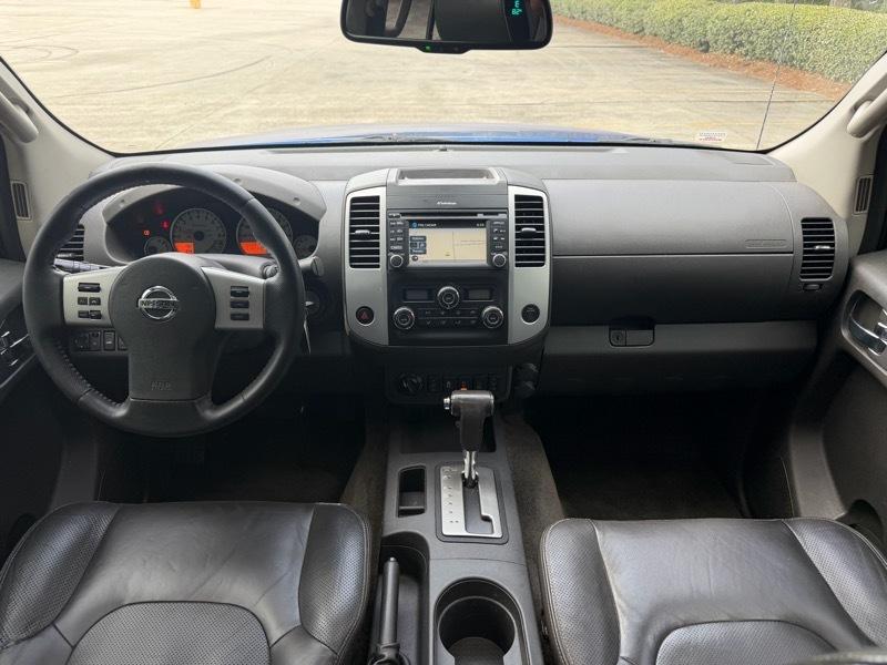 Nissan Frontier PRO-4X Crew Cab 4WD at 2015