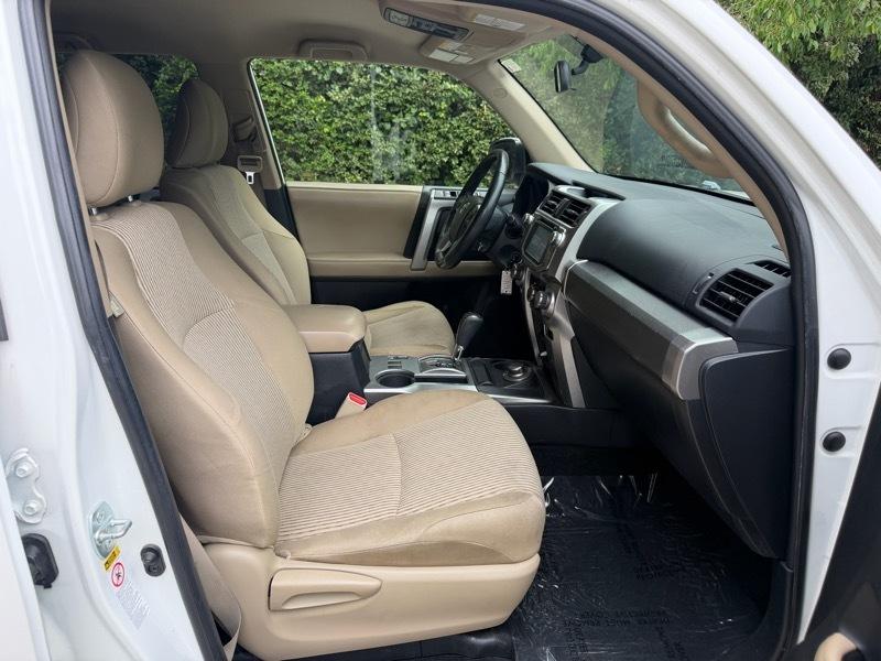 Toyota 4Runner SR5 4WD 2017