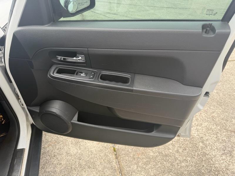 Jeep Liberty Sport 2WD 2012
