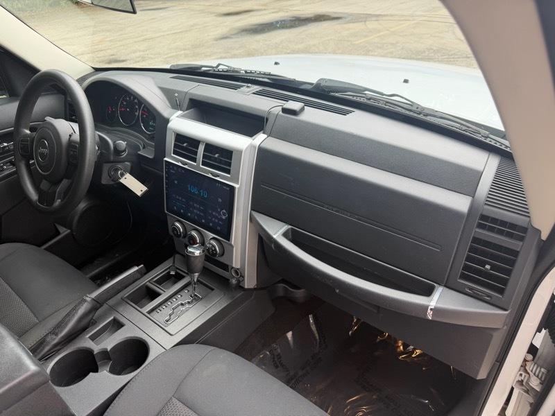 Jeep Liberty Sport 2WD 2012